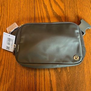 Lululemon Everywhere Belt Bag Large